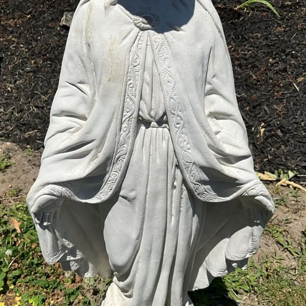 Blessed Mother Garden Statue Vintage cement Madonna Virgin Mary *pick up only*
